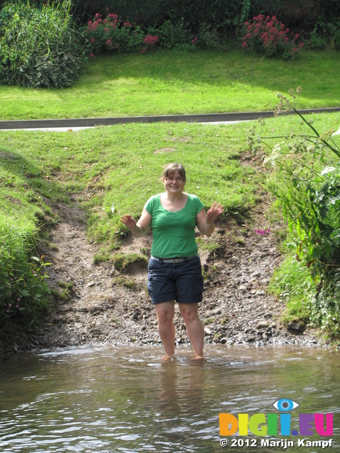 SX22937 Jenni after wading through Clun river next to perfectly good bridge